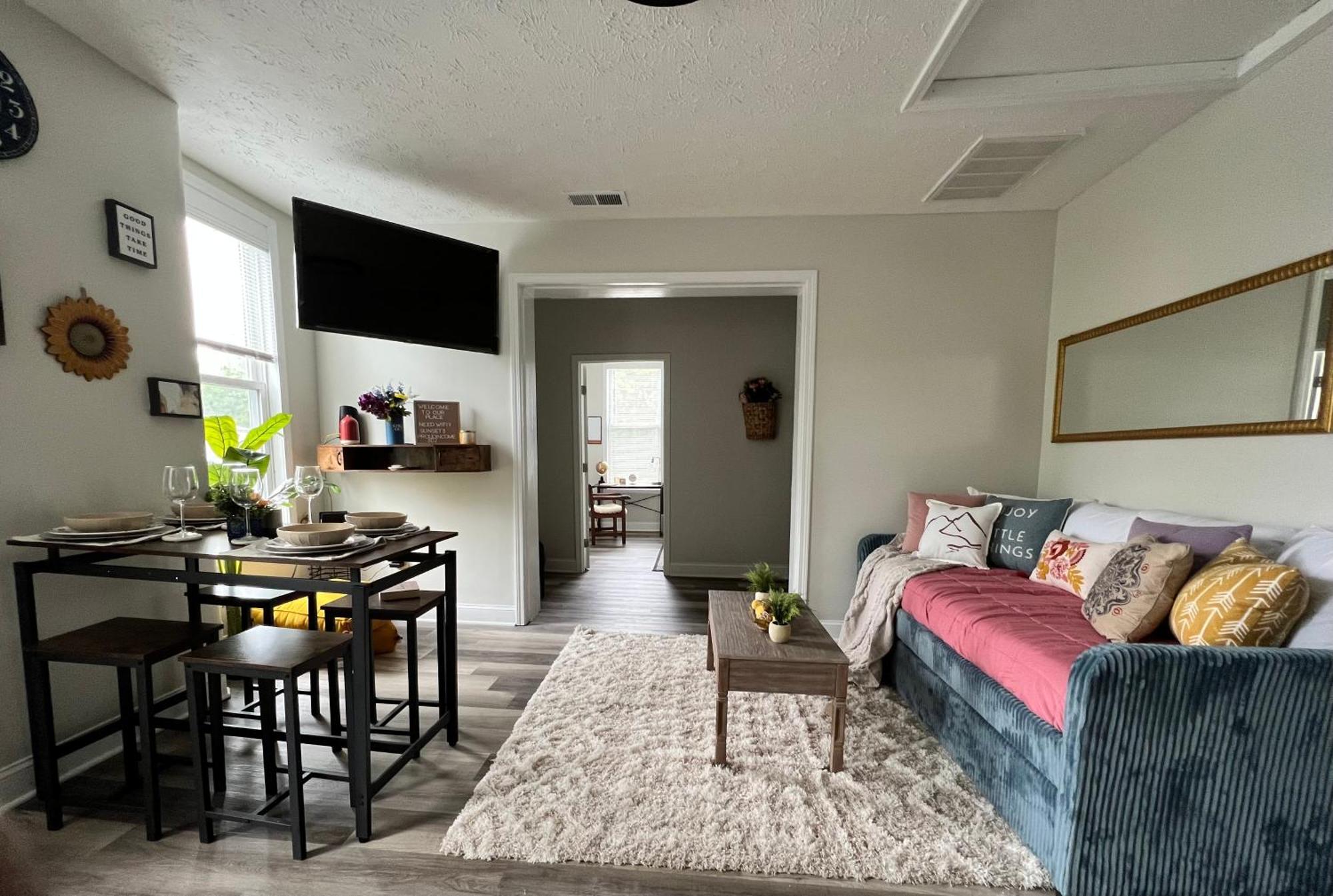 2 Lofts Downtown Louisville One Theater Room Esterno foto